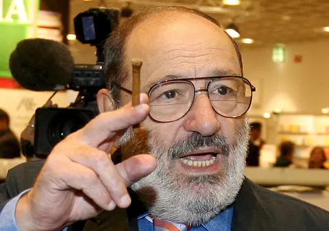 Cum a dorit să fie înmormântat Umberto Eco?