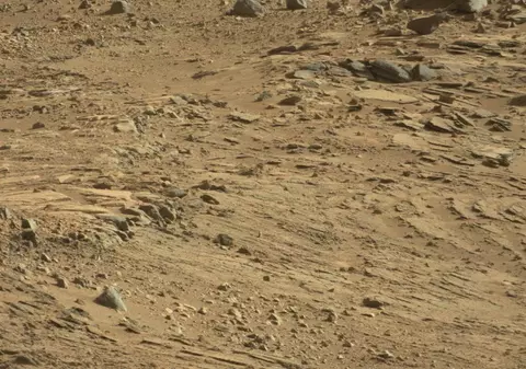 Vânătorii de OZN-uri au descoperit o cruce pe Marte | GALERIE FOTO