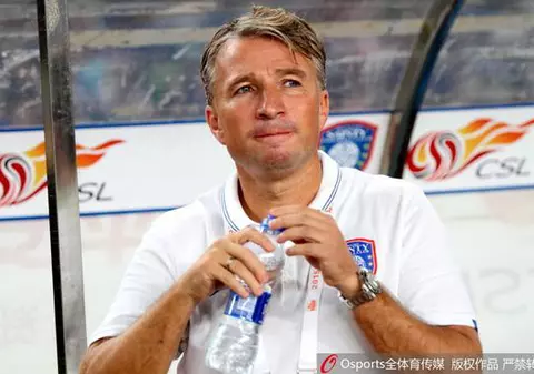 Dan Petrescu e dorit în Anglia, la o echipă cu o tradiție imensă