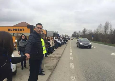 LANŢ UMAN pentru Autostrada Craiova - Piteşti! FOTO