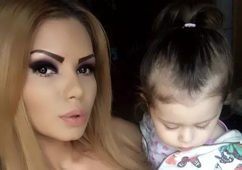 Beyonce de România trăieşte o dramă de când a aflat că e suspectă de cancer! “Nu am mâncat nimic, îmi cad dinţii “