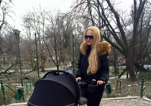 Aşa ceva vezi rar! Anda Adam şi-a prezentat colecţia impresionantă de pantofi!