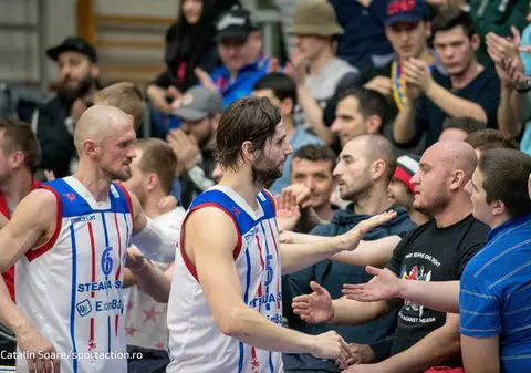 A noua victorie la rând pentru Steaua. Succes pentru liderul CSM Oradea. Clujul bate la Sibiu