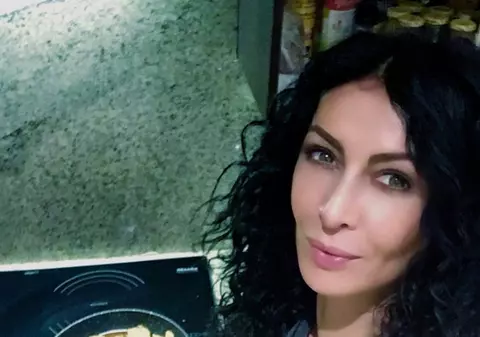 Din ce în ce mai îndrăzneaţă! Mihaela Rădulescu s-a pozat în lenjerie intimă şi le-a arătat tuturor cum arată la 46 de ani!