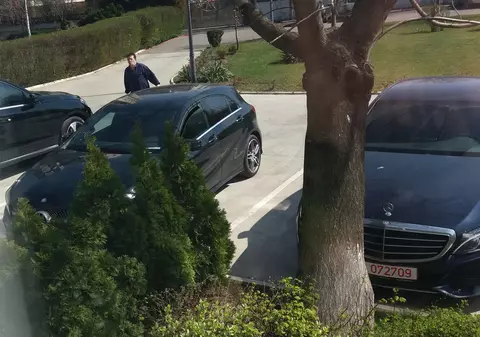 Dovada dărniciei lui Ion Țiriac! Mercedesurile nu mai încap în curtea FRF! EXCLUSIV