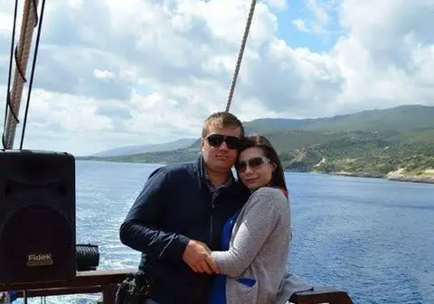 O cunoscută cântăreață și-a cunoscut viitorul soț la... mănăstire: "A fost dragoste la prima vedere"