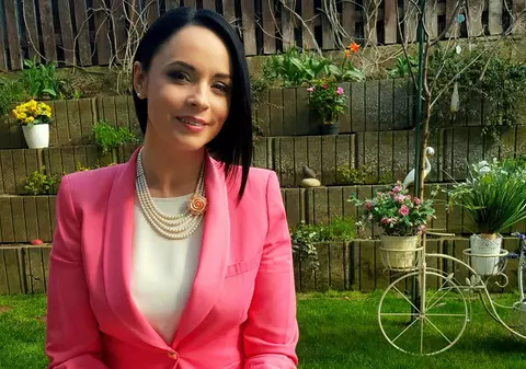 Andreea Marin a spus adevărul. Cine este, de fapt, "blonda misterioasă" cu care se afişează Tuncay: "Vine la noi în fiecare dimineaţă"