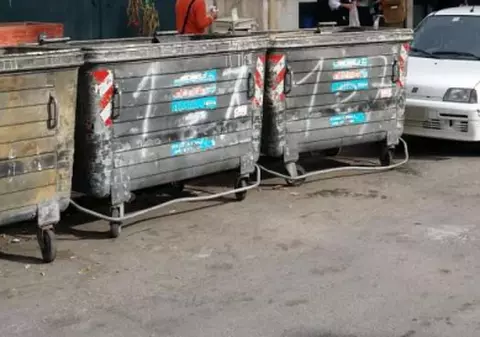 O româncă din Italia şi-a aruncat copilul la gunoi, după ce l-a născut. Ce a făcut după câteva minute