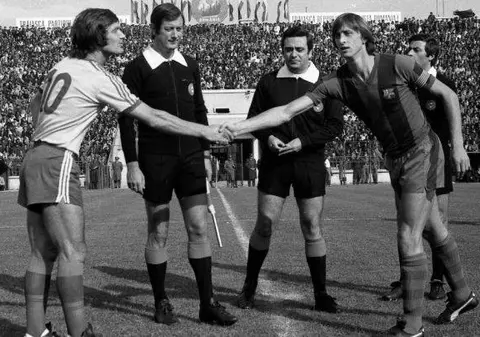 Liță Dumitru are amintiri frumoase cu Cruyff: ”Mi-a dat tricoul și banderola” / VIDEO