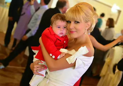 EXCLUSIV | Elena Udrea va fi nașă de botez pentru a șasea oară | FOTO