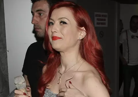 Elena Gheorghe S-A FĂCUT DE RUȘINE la un concert. Cum a apărut în fața publicului | FOTO