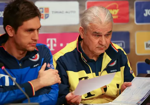 România - Spania (duminică, 21.45, Cluj Arena). ^Generalul: ”Băieți, vreau tupeu!”. Ibericii au spart un televizor! Antrenamentul nostru în FOTO