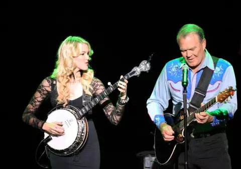 Lovitură cruntă pentru un mare cântăreţ! Are Alzheimer în fază terminală!