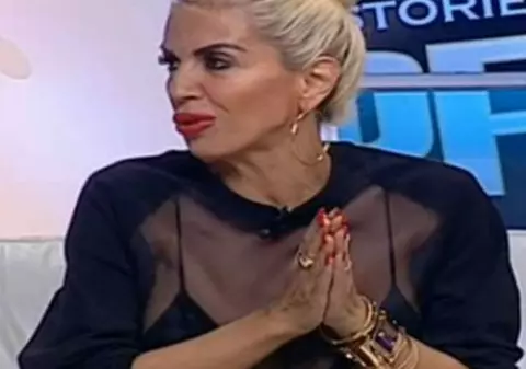 Raluca Bădulescu, decolteu impresionant după ce a slăbit 70 de kilograme şi şi-a pus silicoane. Nu s-a mai afişat niciodată aşa