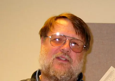 A murit Ray Tomlinson, inventatorul e-mailului