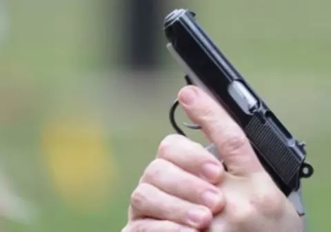 Scandal cu focuri de armă în centrul Constanţei! Mai mulţi oameni s-au luat la bătaie!