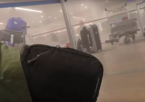 Atentate Bruxelles| Înregistrare de groază realizată imediat după explozia de pe aeroport: "Unde sunt soldații?"