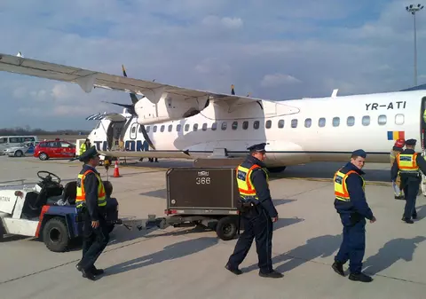Alertă cu bombă pe aeroportul din Los Angeles. Un avion de pasageri a fost percheziționat