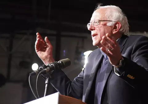 Bernie Sanders a votat. „Sper că astăzi îl vom învinge categoric pe Donald Trump”