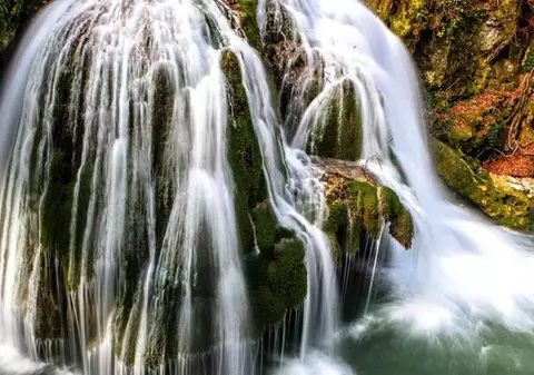 Imagini impresionante de la Cascada Bigăr după topirea zăpezii