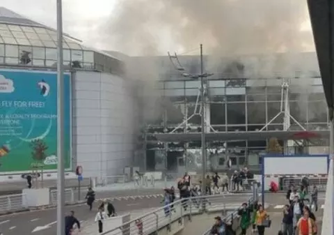 EXCLUSIV Românii din Bruxelles sunt speriați de moarte: ”Tot orașul este blocat, nu se poate circula. Nu știm dacă s-a terminat aici”