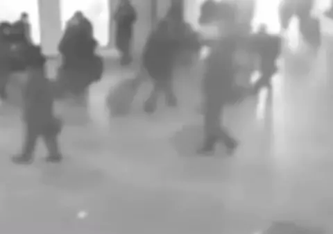 MOMENTUL EXPLOZIEI DE LA BRUXELLES, SURPRINS DE CAMERELE DE SUPRAVEGHERE|VIDEO
