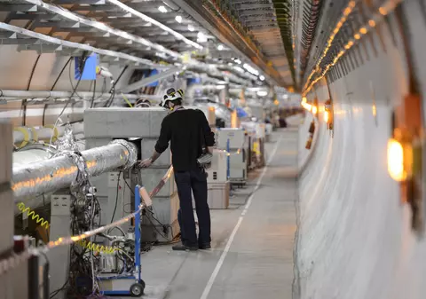 CERN ar fi găsit o nouă particulă: „Ar fi o descoperire atât de fantastică dacă ar fi adevărată, tocmai pentru că este neașteptată”