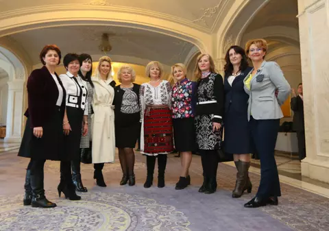Ce surpriză le pregătesc aleșii, doamnelor din Parlament, cu ocazia zilei de 8 Martie
