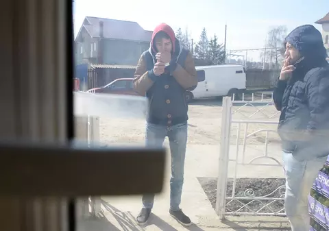 ”Fumatul dăunează grav sănătăţii, dar legea care îl interzice poate duce la divorţ!” Cine zice asta