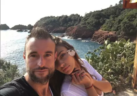 Mădălina Ghenea și iubitul ei, dezbrăcați și pasionali în pat! Ce declarații siropoase îi face designerul! FOTO ÎN ARTICOL