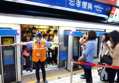 Caz șocant în Taipei! O fetiță de trei ani a fost decapitată la metrou