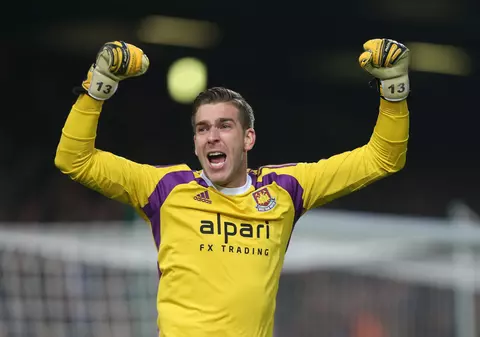 Ăsta e golul secolului! L-a marcat un portar! Și cei de la jocurile pe calculator sunt invidioși | VIDEO