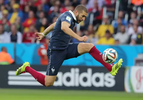 N-am scăpat de Benzema! ^Atacantul lui Real a fost achitat în dosarul șantajului lui Valbuena. Va juca la Euro! Ribery merge pe Germania!