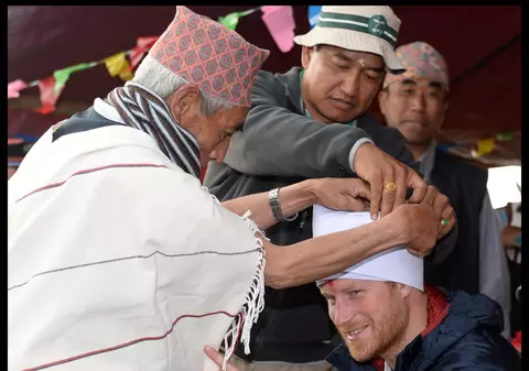 Prințul Harry a devenit rege... în Nepal! FOTO