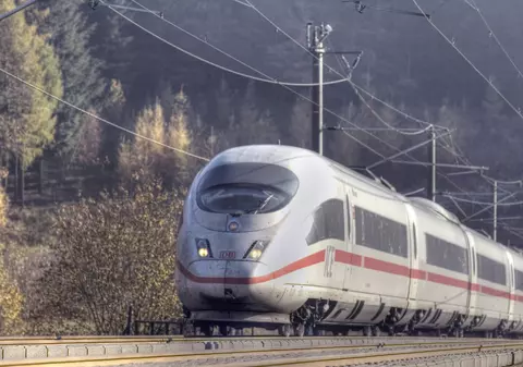 CFR Călători introduce Trenurile Tineretului şi Trenurile Litoral