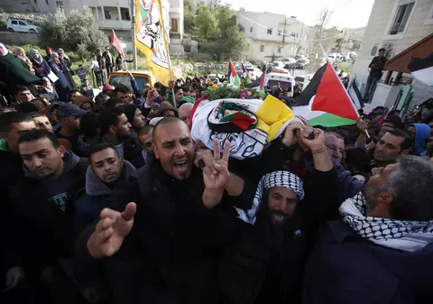 Doi palestinieni, împuşcaţi mortal după ce au înjunghiat un militar israelian