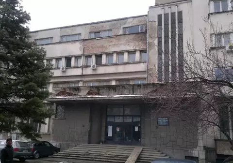 Șocant! Fantomă fotografiată în maternitatea din Drobeta? FOTO