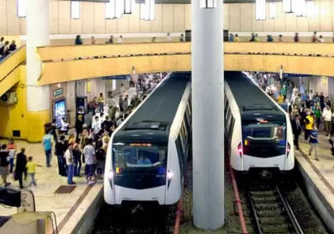 Benzi speciale pentru nevăzători în stațiile de metrou