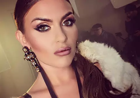 EXCLUSIV/ Talentată, dar săracă. Oana Radu a transformat sufrageria mamei ei în studio de repetiții