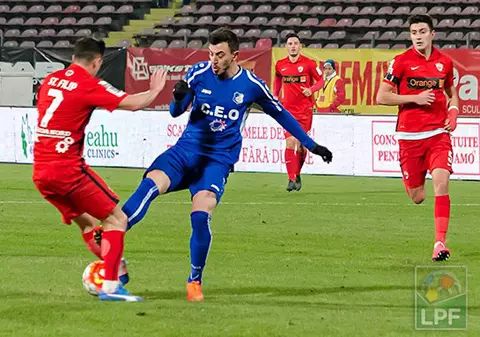 Liga 1, play-off, etapa a 3-a. Dinamo - Pandurii 1-1. ”Roș-albii” n-au mai avut noroc contra gorjenilor și au ajuns la șase partide consecutive fără victorie. Edi Iordănescu și Nicoară au fost eliminați într-un final încins