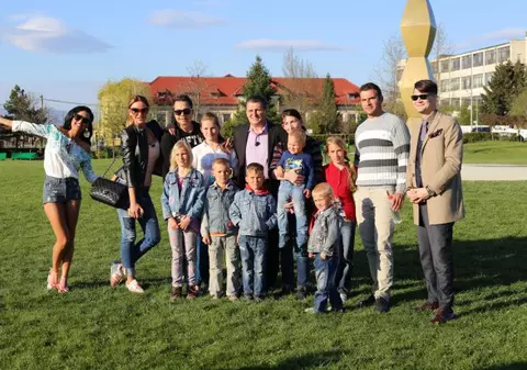 O familie ajutată de vedete în emisiunea „Poftiți pe la noi! Poftiți și dăruiți” a recurs la un gest şocant!