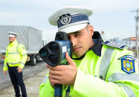 Record de viteză pe drumul spre mare! Cu cât a fost surprins de radar un şofer pe Autostrada Soarelui
