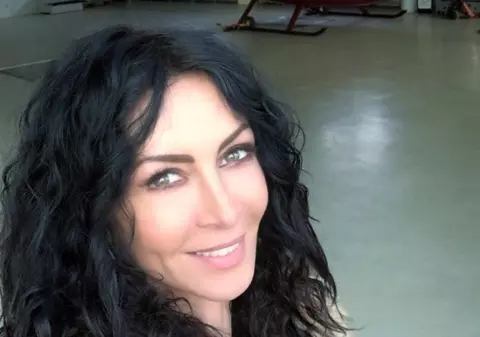 Lecție de seducție a la Mihaela Rădulescu:  "N-are efecte adverse decât dacă 'adrisantul'  e bătut în cap"