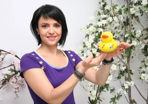 Ce simpatic e fiul Ralucăi Arvat! Tudor a împlinit un an şi seamănă leit cu ştirista