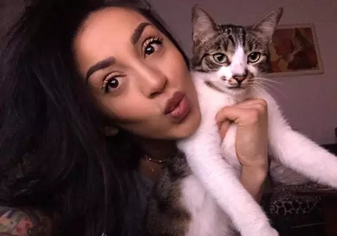 Detaliul din imaginea cu Ruby la plajă! Ce au observat fanii!