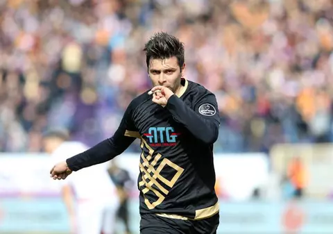 Atacanții români fac spectacol. ^Gol și pentru Rusescu. Fostul stelist și-a salvat echipa de la un eșec pe teren propriu!