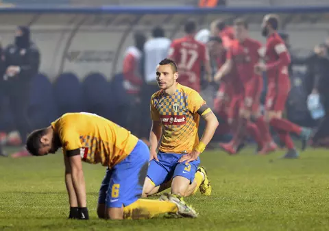 ”Lupii”, încolțiți din toate părțile. A apărut încă o cerere de faliment