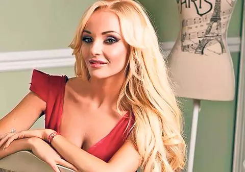 Probleme pentru blonda care a făcut ravagii în rândul bărbaților celebri din România! "Am ajuns la spital, credeam că o să mor"