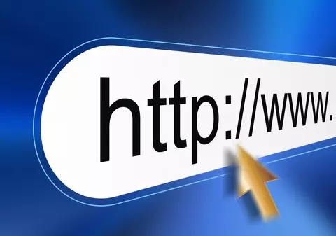 Te enervează birocraţia din România? Patru tineri din România îţi dau soluţia!