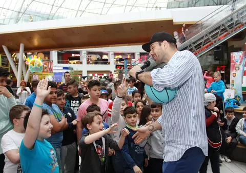 Virgil Stănescu, președintele echipei de baschet Steaua, a dat lecții de baschet în mall